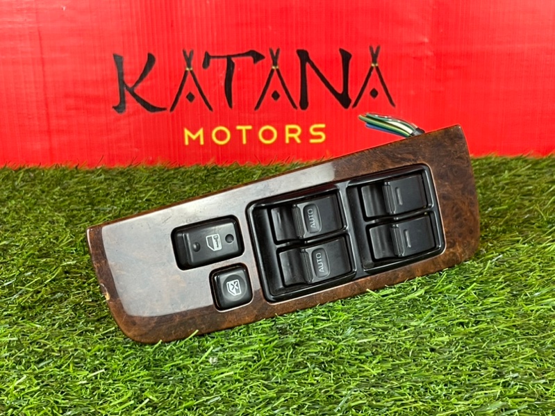Кнопка стеклоподъемника - Toyota WINDOM