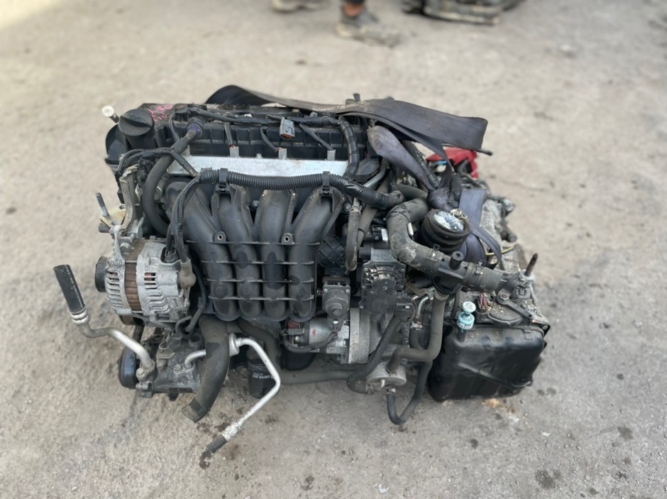 двигатель в сборе - MITSUBISHI Colt