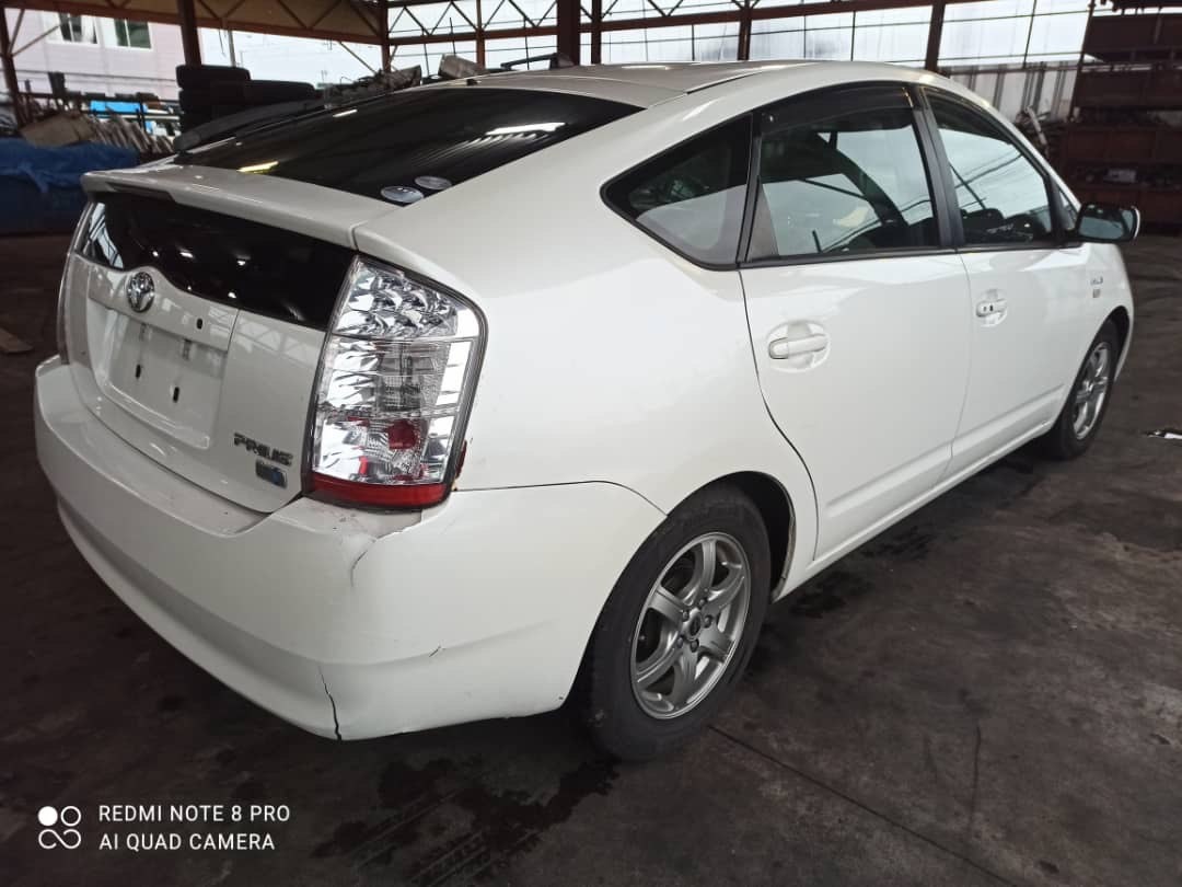 крышка багажника - TOYOTA PRIUS