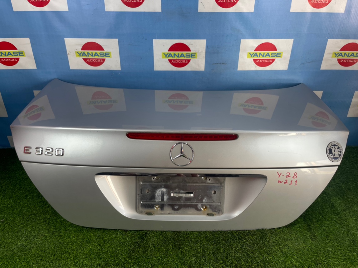 крышка багажника - Mercedes-Benz E-Class