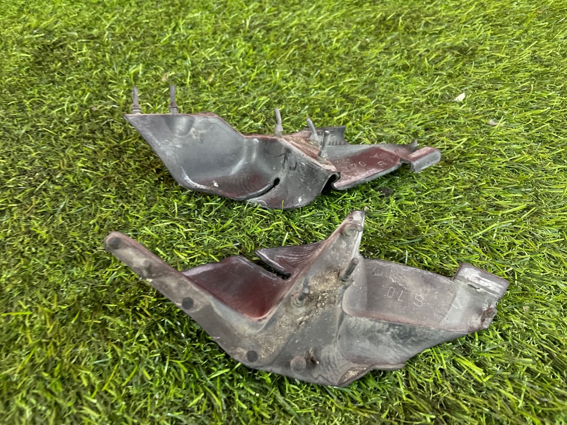 уголок ЖАБО - TOYOTA Spacio