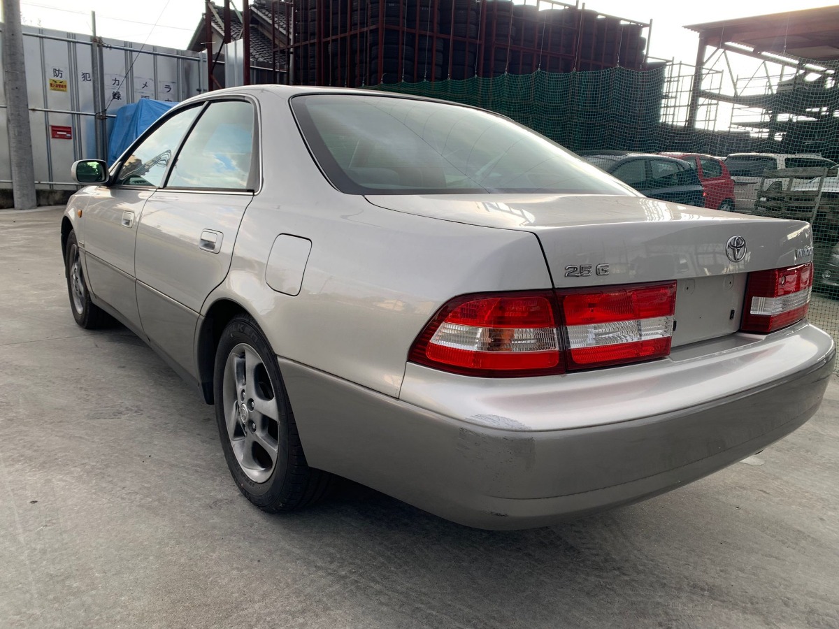 крыло - Toyota WINDOM