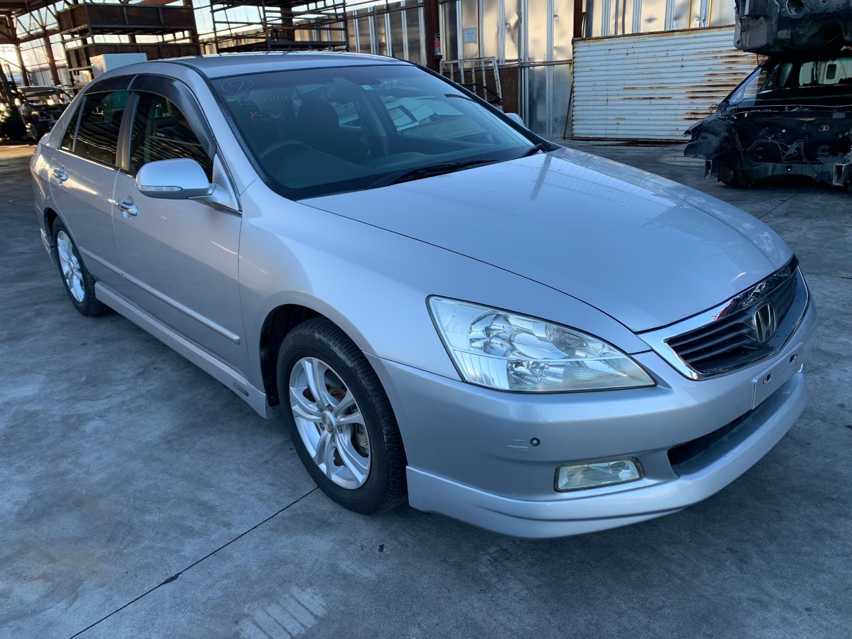 дверь - HONDA INSPIRE