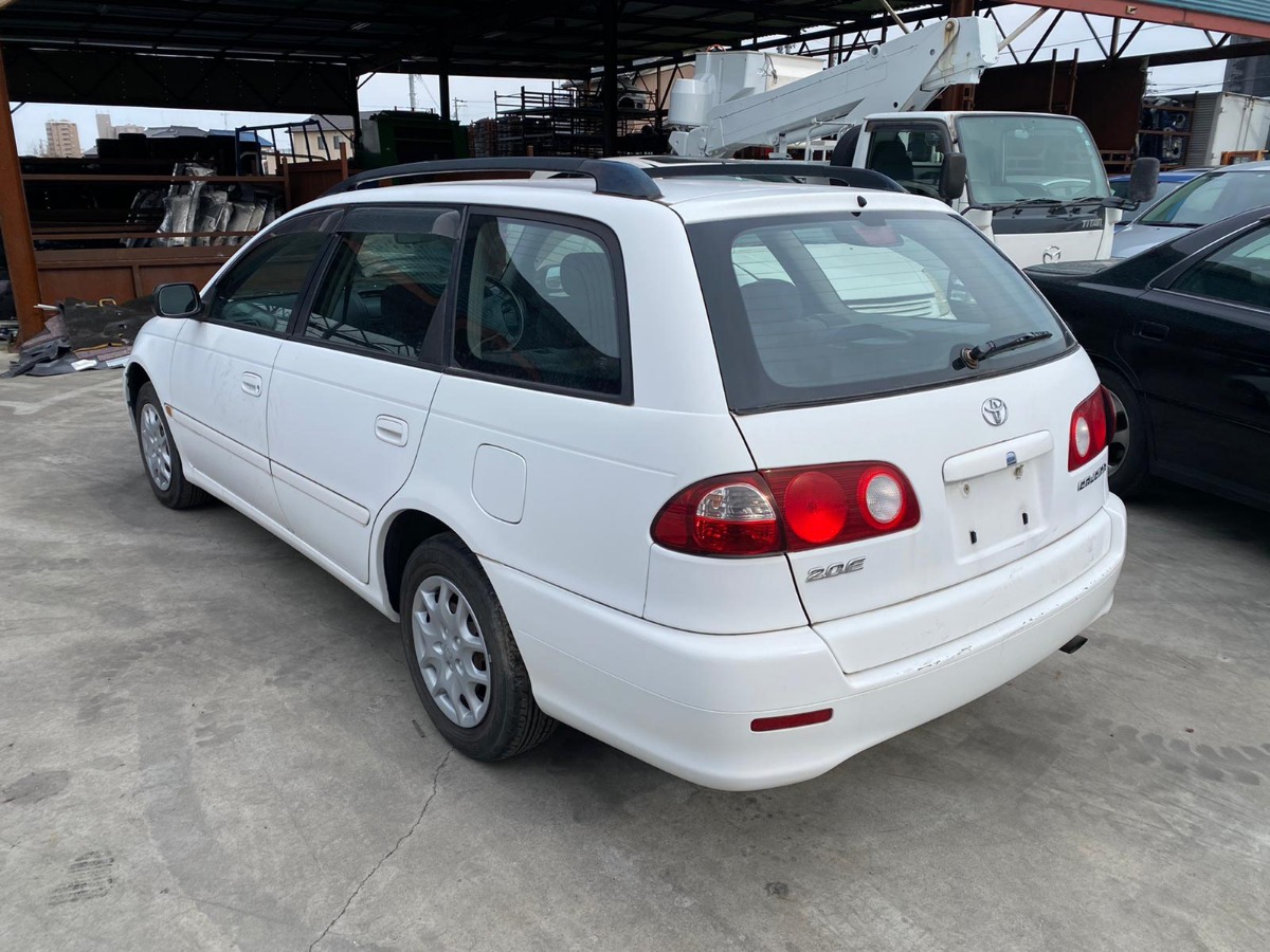 задний фонарь - Toyota Caldina