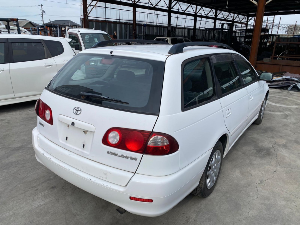 задний фонарь - Toyota Caldina