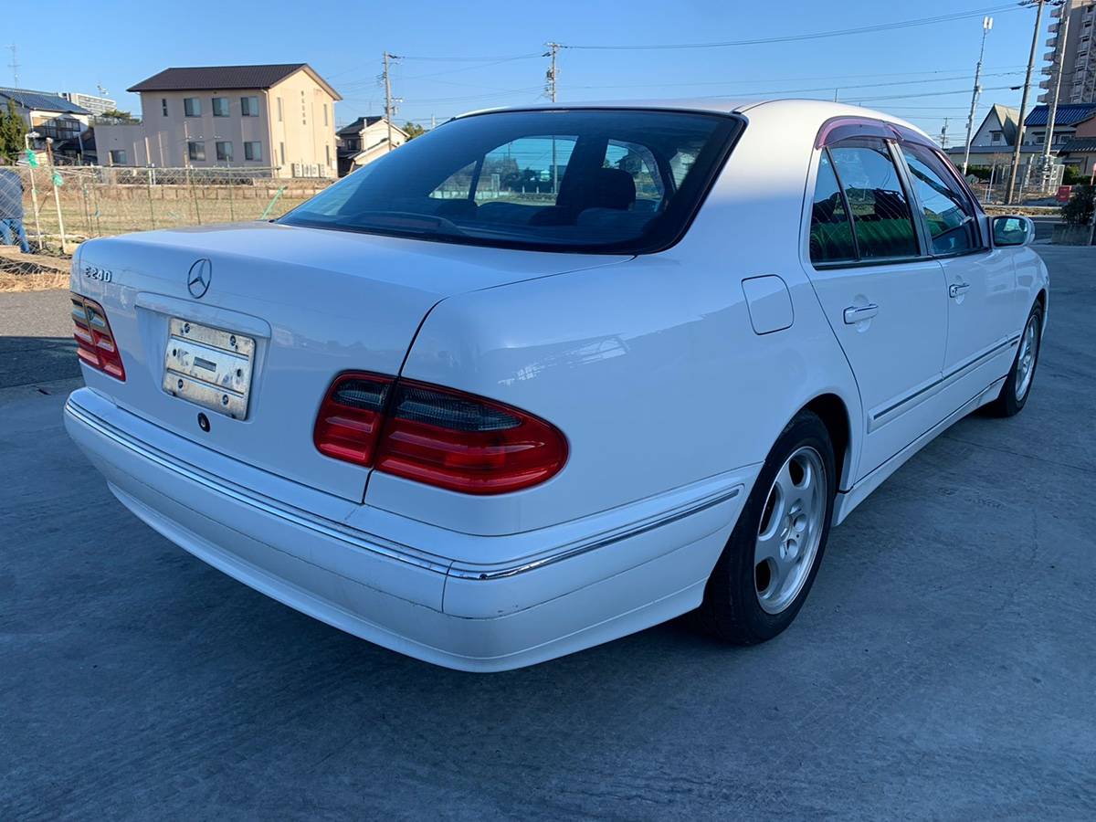 дверь - Mercedes-Benz E-Class