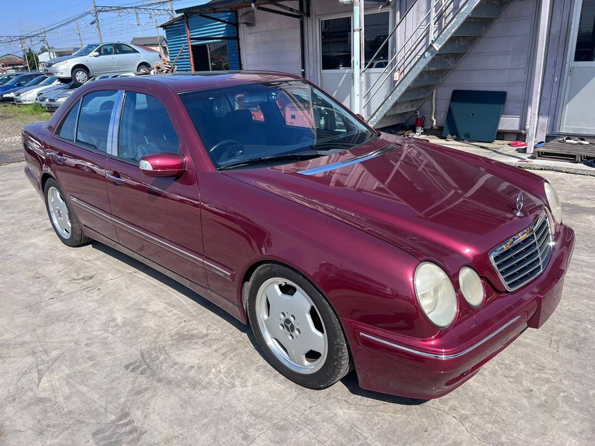 капот - Mercedes-Benz E-Class