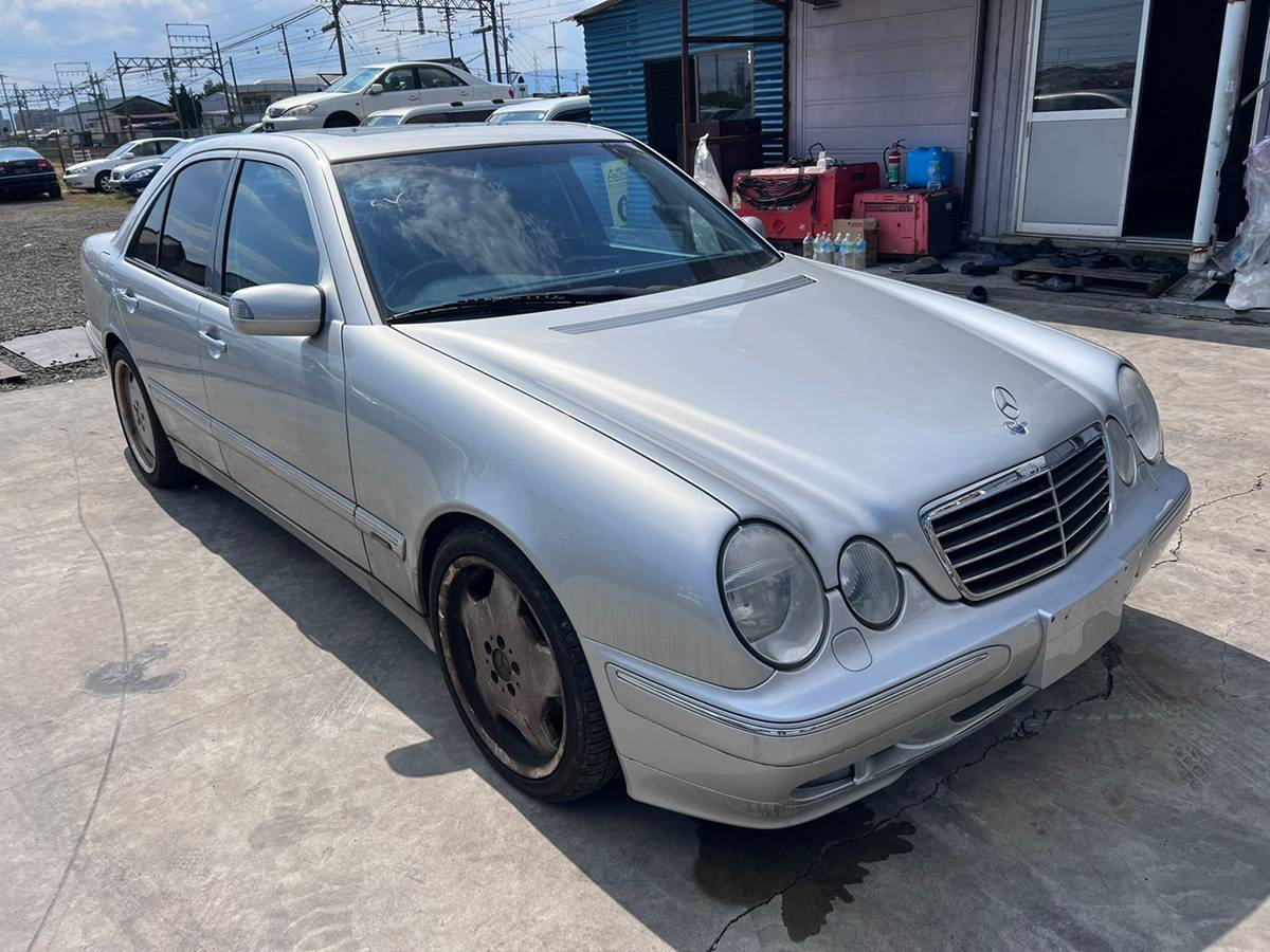 капот - Mercedes-Benz E-Class