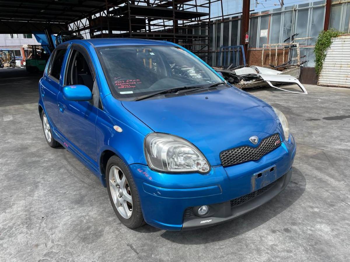 дверь - Toyota Vitz