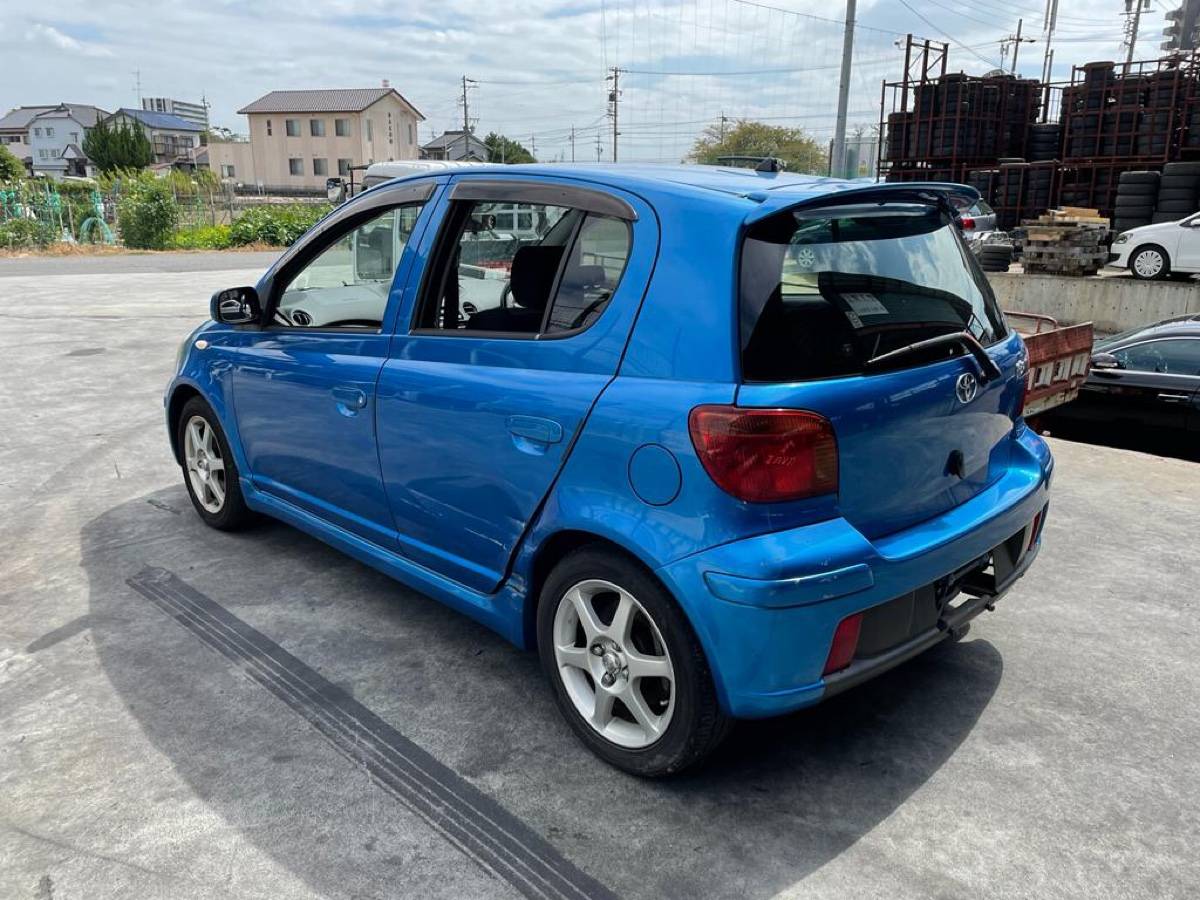 задний фонарь - Toyota Vitz
