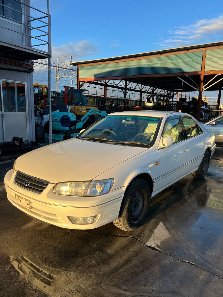 капот - Toyota CAMRY