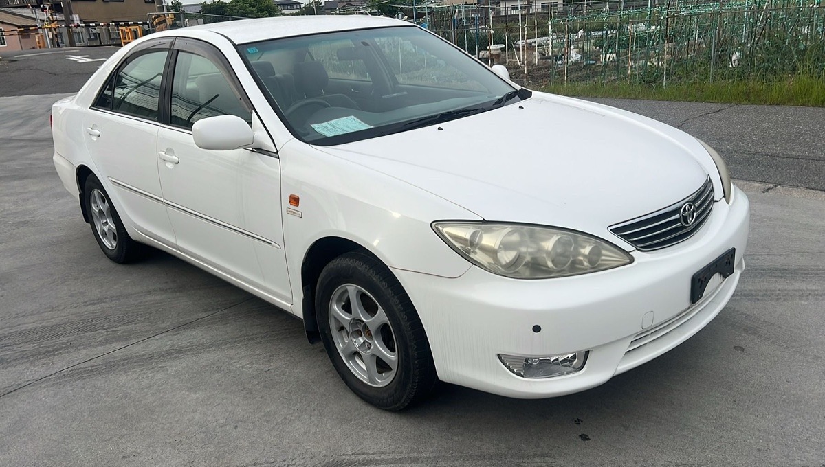 капот - Toyota CAMRY