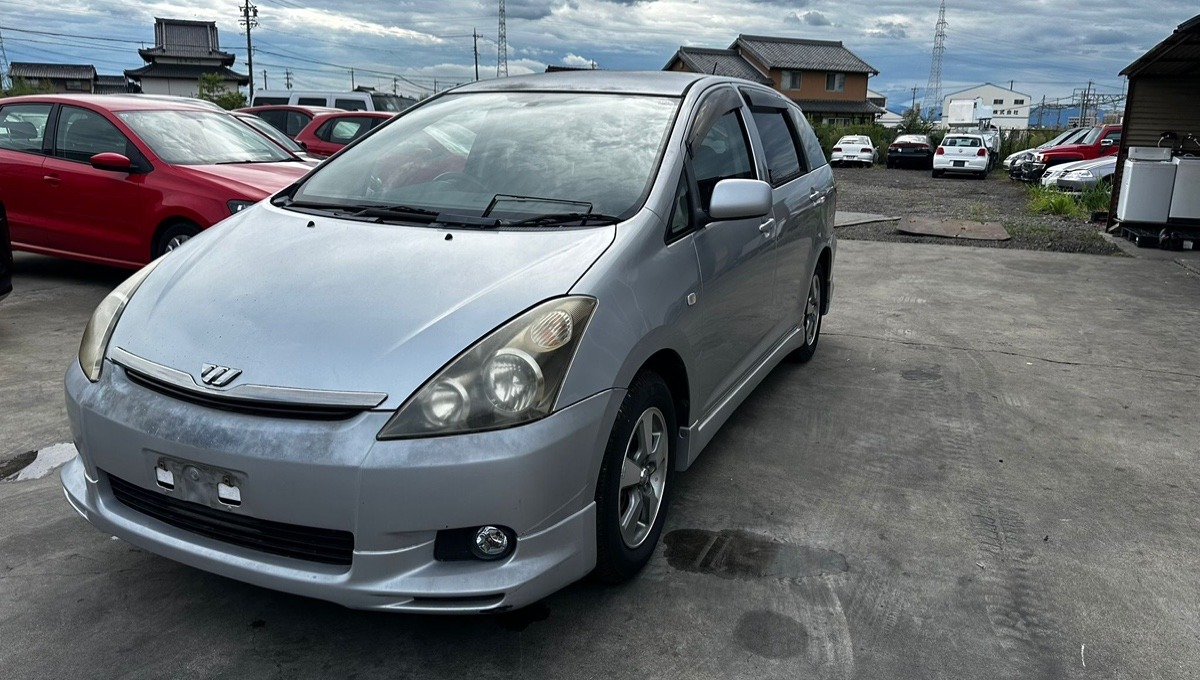 фара - Toyota WISH
